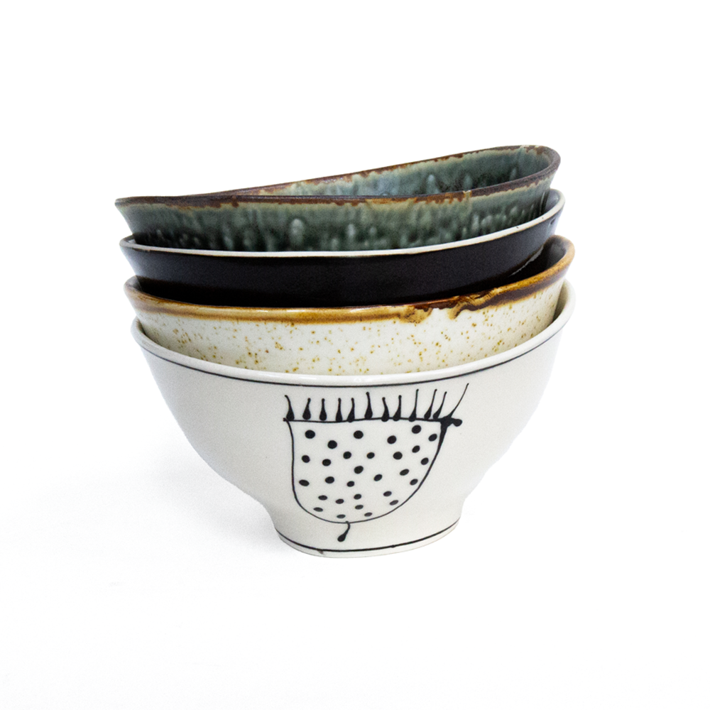 McGlashen Pottery offers a range of styles in tableware, including our signature glaze colours like Ripple, Speckled, Matt Black, and Black & White . Laksa Bowls are available as individual pieces, as Laksa Bowl bundles starting at 4 bowls, or as pieces as part of dinner sets.